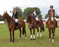 Medaillengewinner der Damen im Springreiten: v.l. Antje Fischer, Sandra Engelmann, Steffi Rauschenberg.